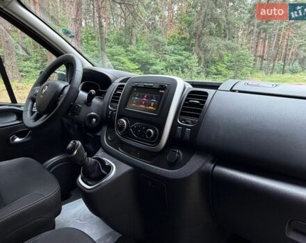 Черный Рено Трафик, объемом двигателя 2 л и пробегом 268 тыс. км за 23999 $, фото 46 на Automoto.ua