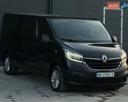 Черный Рено Трафик, объемом двигателя 2 л и пробегом 168 тыс. км за 23999 $, фото 4 на Automoto.ua