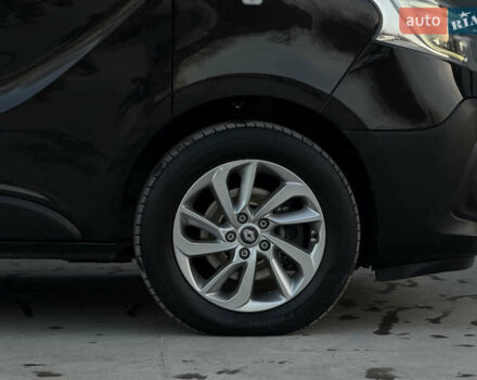 Черный Рено Трафик, объемом двигателя 2 л и пробегом 168 тыс. км за 23999 $, фото 20 на Automoto.ua