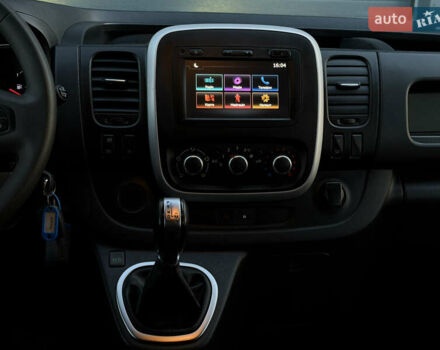 Черный Рено Трафик, объемом двигателя 2 л и пробегом 168 тыс. км за 23999 $, фото 60 на Automoto.ua