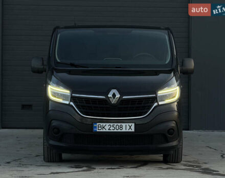 Черный Рено Трафик, объемом двигателя 2 л и пробегом 168 тыс. км за 23999 $, фото 3 на Automoto.ua
