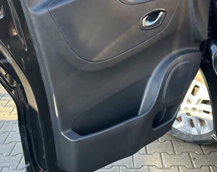 Черный Рено Трафик, объемом двигателя 2 л и пробегом 174 тыс. км за 31400 $, фото 24 на Automoto.ua