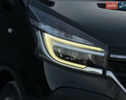 Черный Рено Трафик, объемом двигателя 2 л и пробегом 168 тыс. км за 23999 $, фото 6 на Automoto.ua