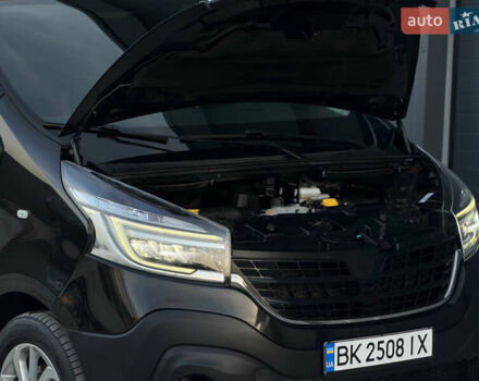 Черный Рено Трафик, объемом двигателя 2 л и пробегом 168 тыс. км за 23999 $, фото 21 на Automoto.ua