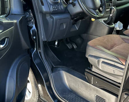 Черный Рено Трафик, объемом двигателя 2 л и пробегом 174 тыс. км за 31400 $, фото 25 на Automoto.ua