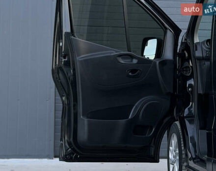 Черный Рено Трафик, объемом двигателя 2 л и пробегом 168 тыс. км за 23999 $, фото 55 на Automoto.ua