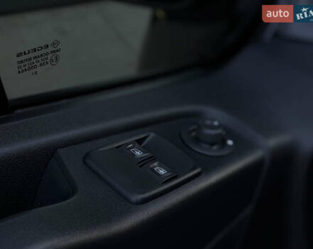 Черный Рено Трафик, объемом двигателя 2 л и пробегом 168 тыс. км за 23999 $, фото 46 на Automoto.ua