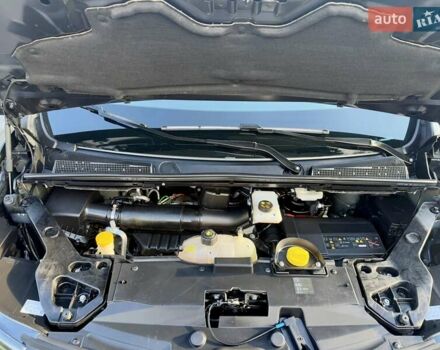 Чорний Рено Трафік, об'ємом двигуна 2 л та пробігом 85 тис. км за 42300 $, фото 48 на Automoto.ua