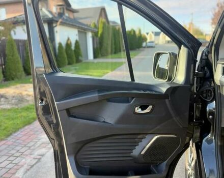 Чорний Рено Трафік, об'ємом двигуна 2 л та пробігом 85 тис. км за 42300 $, фото 56 на Automoto.ua