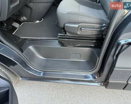 Черный Рено Трафик, объемом двигателя 2 л и пробегом 124 тыс. км за 28450 $, фото 19 на Automoto.ua