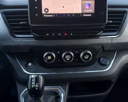 Чорний Рено Трафік, об'ємом двигуна 2 л та пробігом 85 тис. км за 42300 $, фото 98 на Automoto.ua