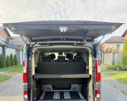 Чорний Рено Трафік, об'ємом двигуна 2 л та пробігом 85 тис. км за 42300 $, фото 51 на Automoto.ua