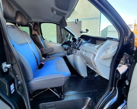 Черный Рено Трафик, объемом двигателя 2 л и пробегом 232 тыс. км за 15500 $, фото 7 на Automoto.ua