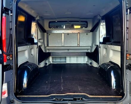 Черный Рено Трафик, объемом двигателя 2 л и пробегом 232 тыс. км за 15500 $, фото 10 на Automoto.ua