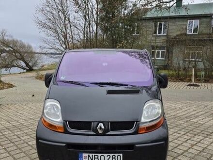 Черный Рено Трафик, объемом двигателя 1.9 л и пробегом 233 тыс. км за 3067 $, фото 1 на Automoto.ua