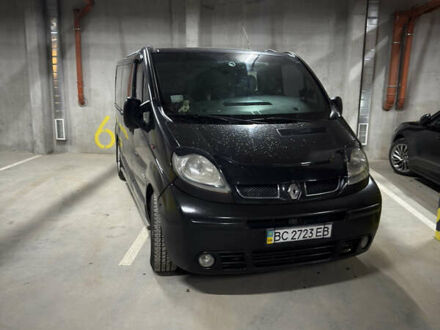 Черный Рено Трафик, объемом двигателя 2.46 л и пробегом 333 тыс. км за 8600 $, фото 1 на Automoto.ua