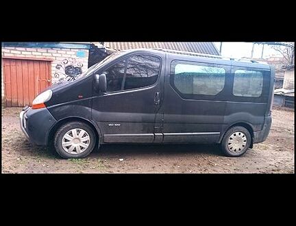 Черный Рено Трафик, объемом двигателя 1.9 л и пробегом 431 тыс. км за 5800 $, фото 1 на Automoto.ua