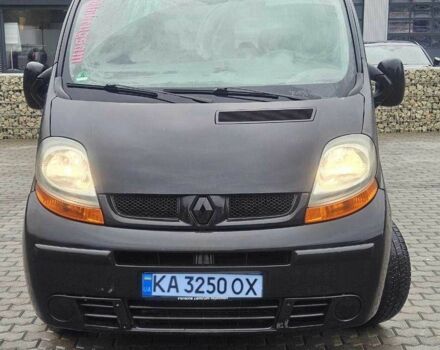 Черный Рено Трафик, объемом двигателя 2.5 л и пробегом 269 тыс. км за 5300 $, фото 1 на Automoto.ua