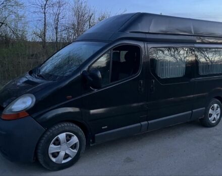 Черный Рено Трафик, объемом двигателя 2.5 л и пробегом 290 тыс. км за 6500 $, фото 1 на Automoto.ua