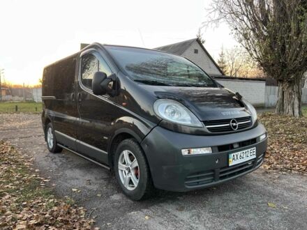 Черный Рено Трафик, объемом двигателя 1.9 л и пробегом 280 тыс. км за 7600 $, фото 1 на Automoto.ua