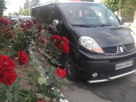 Черный Рено Трафик, объемом двигателя 2 л и пробегом 350 тыс. км за 8000 $, фото 1 на Automoto.ua