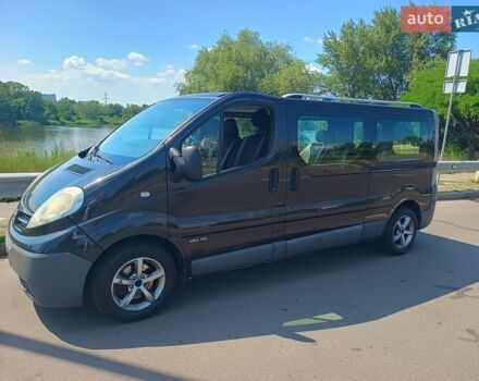 Черный Рено Трафик, объемом двигателя 2 л и пробегом 376 тыс. км за 7500 $, фото 1 на Automoto.ua