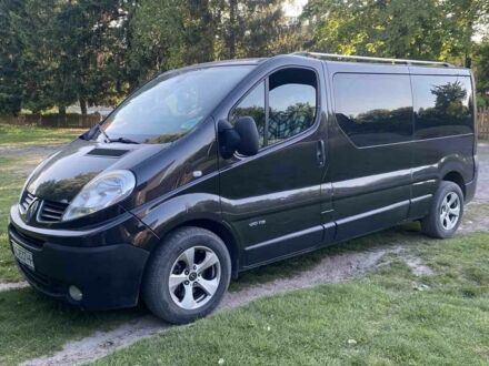 Черный Рено Трафик, объемом двигателя 2 л и пробегом 360 тыс. км за 9700 $, фото 1 на Automoto.ua