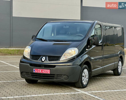 Чорний Рено Трафік, об'ємом двигуна 2 л та пробігом 159 тис. км за 13900 $, фото 1 на Automoto.ua