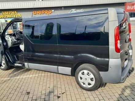 Черный Рено Трафик, объемом двигателя 2 л и пробегом 165 тыс. км за 15473 $, фото 1 на Automoto.ua