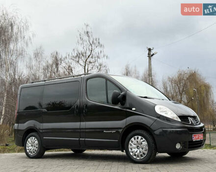 Черный Рено Трафик, объемом двигателя 2.5 л и пробегом 256 тыс. км за 14500 $, фото 1 на Automoto.ua