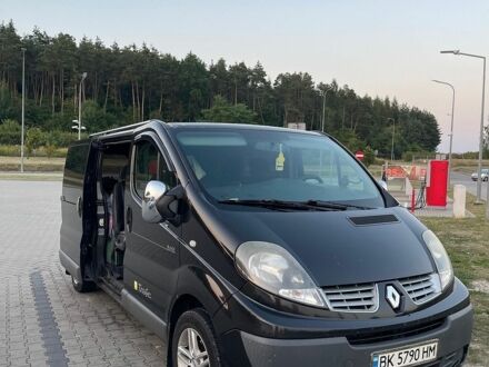 Чорний Рено Трафік, об'ємом двигуна 2 л та пробігом 310 тис. км за 13500 $, фото 1 на Automoto.ua