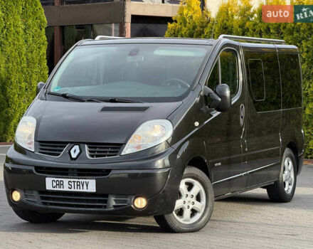 Чорний Рено Трафік, об'ємом двигуна 2 л та пробігом 266 тис. км за 16900 $, фото 1 на Automoto.ua
