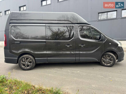 Черный Рено Трафик, объемом двигателя 1.6 л и пробегом 380 тыс. км за 17999 $, фото 1 на Automoto.ua