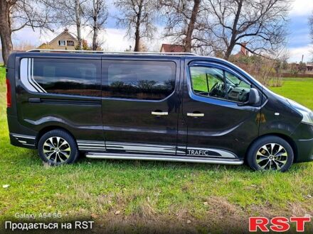 Черный Рено Трафик, объемом двигателя 1.6 л и пробегом 266 тыс. км за 15500 $, фото 1 на Automoto.ua