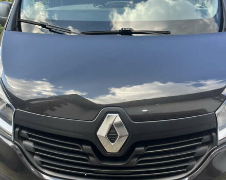 Черный Рено Трафик, объемом двигателя 1.6 л и пробегом 247 тыс. км за 13500 $, фото 1 на Automoto.ua