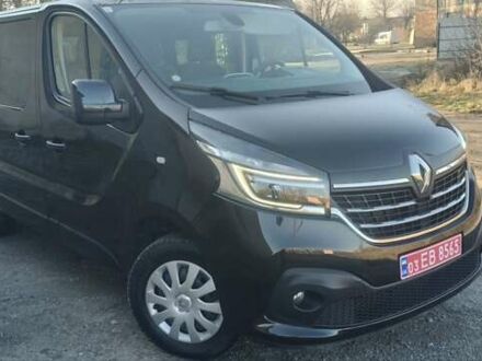 Черный Рено Трафик, объемом двигателя 2 л и пробегом 131 тыс. км за 29999 $, фото 1 на Automoto.ua