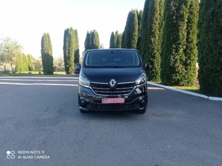 Черный Рено Трафик, объемом двигателя 2 л и пробегом 122 тыс. км за 18900 $, фото 1 на Automoto.ua