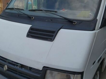 Білий Рено Трафік вант., об'ємом двигуна 2.5 л та пробігом 700 тис. км за 1300 $, фото 1 на Automoto.ua