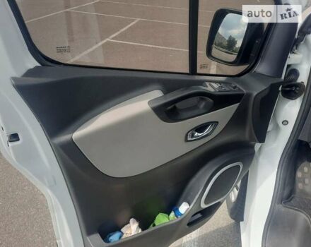 Белый Рено Трафик груз-пасс., объемом двигателя 1.6 л и пробегом 306 тыс. км за 12100 $, фото 11 на Automoto.ua