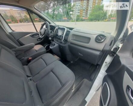 Белый Рено Трафик груз-пасс., объемом двигателя 1.6 л и пробегом 306 тыс. км за 12100 $, фото 9 на Automoto.ua