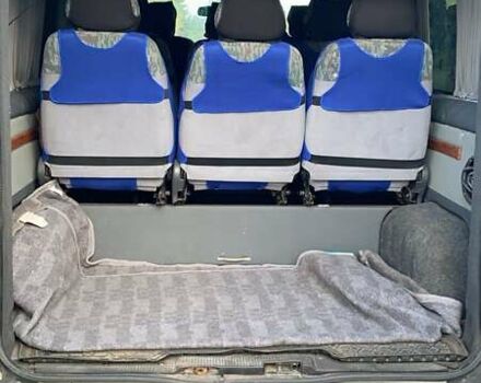 Белый Рено Трафик груз-пасс., объемом двигателя 2 л и пробегом 378 тыс. км за 9500 $, фото 2 на Automoto.ua