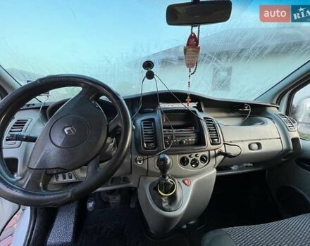 Белый Рено Трафик груз-пасс., объемом двигателя 2 л и пробегом 320 тыс. км за 13300 $, фото 6 на Automoto.ua