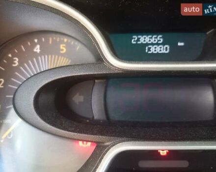 Белый Рено Трафик груз-пасс., объемом двигателя 1.6 л и пробегом 238 тыс. км за 13500 $, фото 4 на Automoto.ua