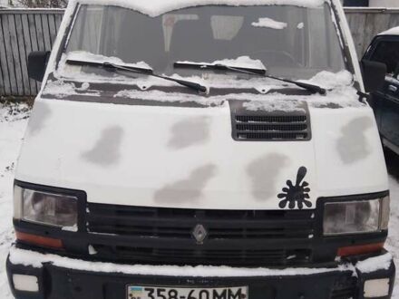 Рено Трафик груз-пасс. 1992 в Ичне на Automoto.ua Белый Рено Трафик груз-пасс., объемом двигателя 2.1 л и пробегом 236 тыс. км за 626 $, фото 1 на Automoto.ua