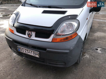 Рено Трафик груз-пасс. 2004 в Радивилове на Automoto.ua Белый Рено Трафик груз-пасс., объемом двигателя 1.9 л и пробегом 360 тыс. км за 6500 $, фото 1 на Automoto.ua