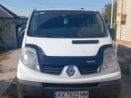 Рено Трафик груз-пасс. 2007 в Светловдске на Automoto.ua Белый Рено Трафик груз-пасс., объемом двигателя 2 л и пробегом 432 тыс. км за 6000 $, фото 1 на Automoto.ua