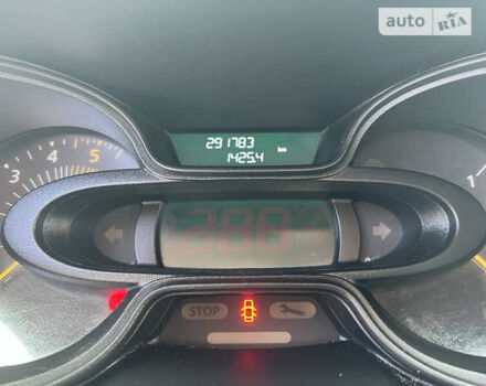 Красный Рено Трафик груз-пасс., объемом двигателя 1.6 л и пробегом 291 тыс. км за 15650 $, фото 8 на Automoto.ua