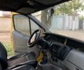 Желтый Рено Трафик груз-пасс., объемом двигателя 1.9 л и пробегом 275 тыс. км за 6000 $, фото 4 на Automoto.ua