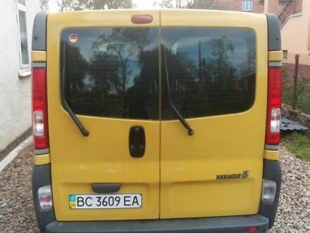 Рено Трафік вант-пас. 2007 у Самборе на Automoto.ua Жовтий Рено Трафік вант-пас., об'ємом двигуна 2 л та пробігом 268 тис. км за 7000 $, фото 1 на Automoto.ua