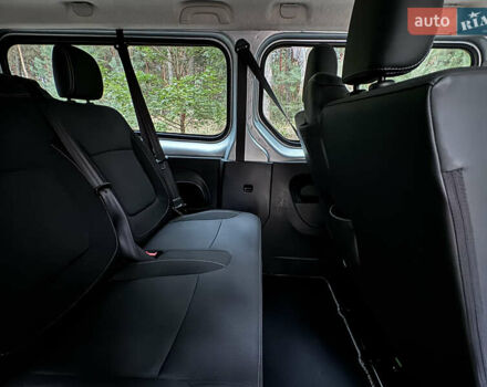 Серый Рено Трафик груз-пасс., объемом двигателя 2 л и пробегом 12 тыс. км за 42800 $, фото 58 на Automoto.ua